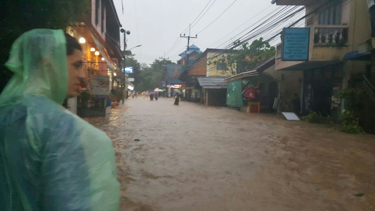 Thailand, flood evacuation
